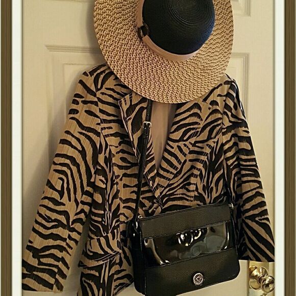 ๐๐CAMEL & BLACK ZEBRA PRINTโJACKET๐๐ - Picture 1 of 7
